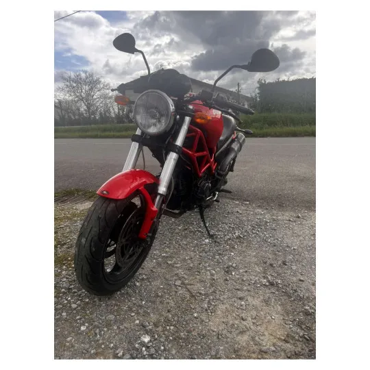 ducati-monster-696-de-2007f.webp