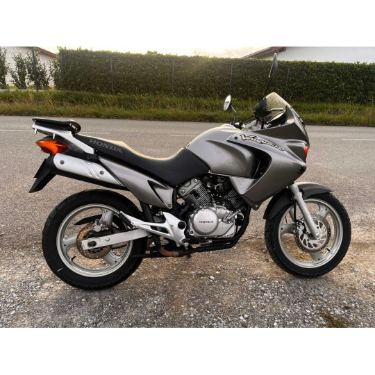 honda-xl-varadero-125-2.webp